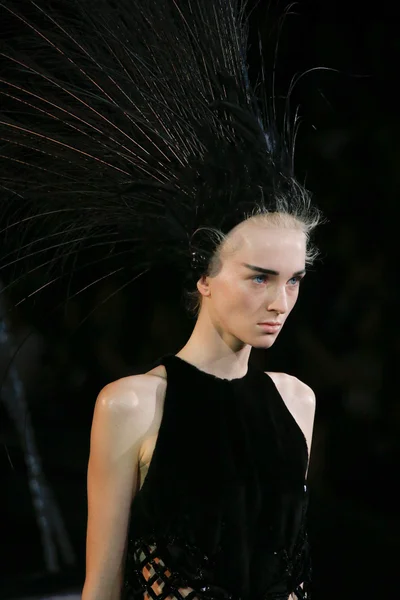 Look 3